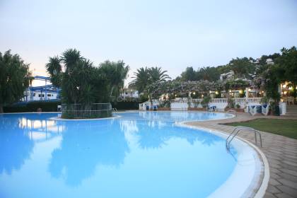 Bar-Restaurant with swimming pool and leisure area in Son Bou