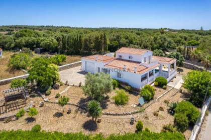 Cómoda casa de campo con piscina en La Argentina