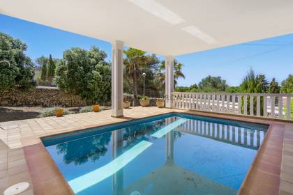 Cómoda casa de campo con piscina en La Argentina