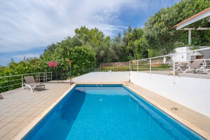 Chalet con piscina y fabulosas vistas al mar en Santo Tomas