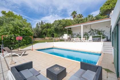 Chalet con piscina y fabulosas vistas al mar en Santo Tomas