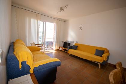 Piso de 2 dormitorios con terraza en venta en Es Mercadal