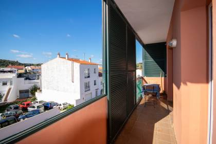 Piso de 2 dormitorios con terraza en venta en Es Mercadal