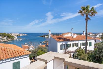 Precioso chalet unifamiliar con piscina y vistas al mar en Addaia