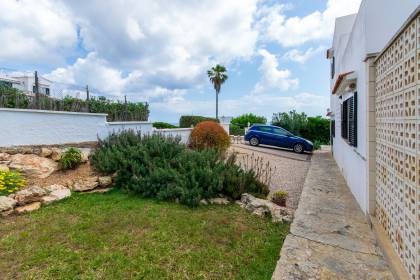 Chalet con vistas al mar y piscina en S'Algar