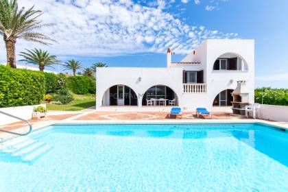 Lovely villa with sea views and pool in S'Algar