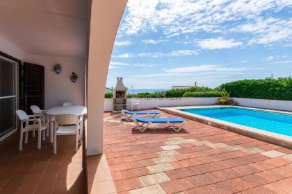 Chalet con vistas al mar y piscina en S'Algar