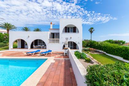 Lovely villa with sea views and pool in S'Algar