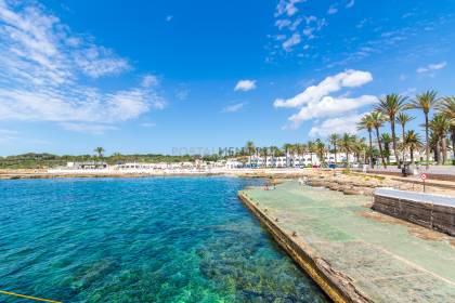 Chalet con vistas al mar y piscina en S'Algar