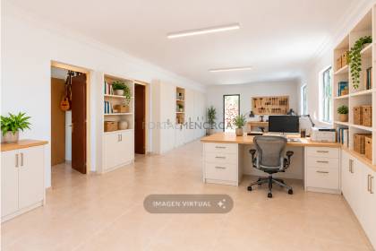 Spacious villa for sale in Punta Prima very close to the beach