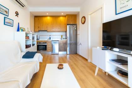 Bonito apartamento reformado con piscina y vistas al mar