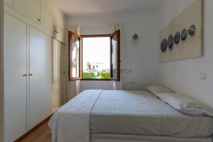 Bonito apartamento reformado con piscina y vistas al mar