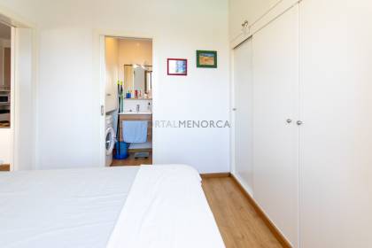 Bonito apartamento reformado con piscina y vistas al mar