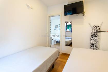 Bonito apartamento reformado con piscina y vistas al mar