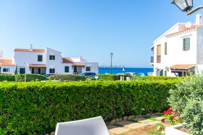 Lovely fully renovated apartment with pool and sea views