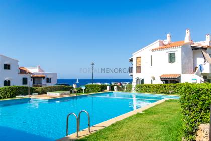 Lovely fully renovated apartment with pool and sea views