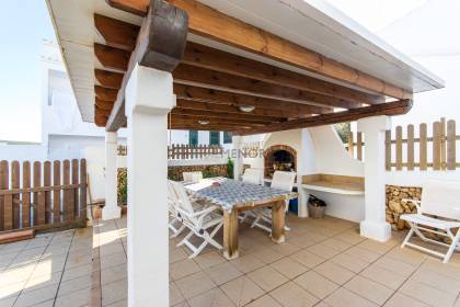 Casa unifamiliar con garaje cerca del mar en Fornells
