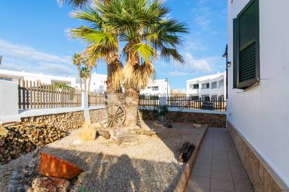 Casa unifamiliar con garaje cerca del mar en Fornells