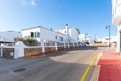 Casa unifamiliar con garaje cerca del mar en Fornells
