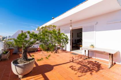 Estupendo ático con gran terraza en venta en Mahon