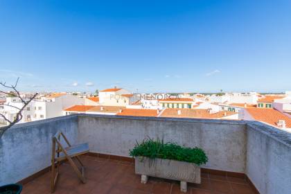 Estupendo ático con gran terraza en venta en Mahon