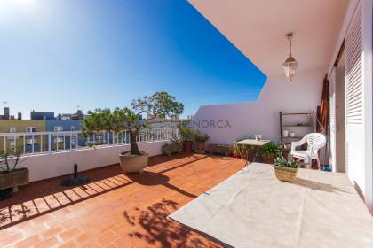 Estupendo ático con gran terraza en venta en Mahon