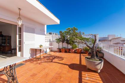 Estupendo ático con gran terraza en venta en Mahon