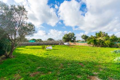 Country house for sale just a few minutes from the town of Sant lluis