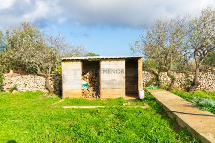 Country house for sale just a few minutes from the town of Sant lluis