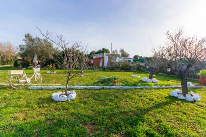 Country house for sale just a few minutes from the town of Sant lluis