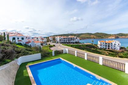 Apartamento con vistas panorámicas al mar en Playas de Fornells