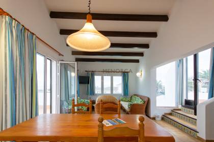 Chalet de 5 dormitorios con piscina y vistas al mar a la venta en S'Algar