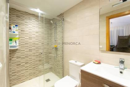 Chalet de 5 dormitorios con piscina y vistas al mar a la venta en S'Algar