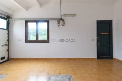 Chalet de 5 dormitorios con piscina y vistas al mar a la venta en S'Algar