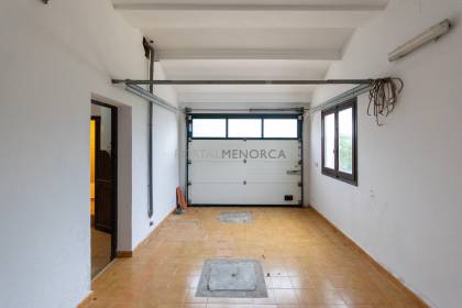 Chalet de 5 dormitorios con piscina y vistas al mar a la venta en S'Algar