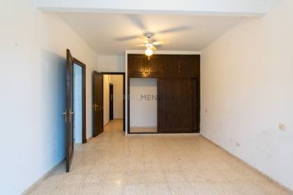 Chalet de 5 dormitorios con piscina y vistas al mar a la venta en S'Algar