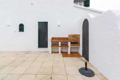 Chalet de 5 dormitorios con piscina y vistas al mar a la venta en S'Algar