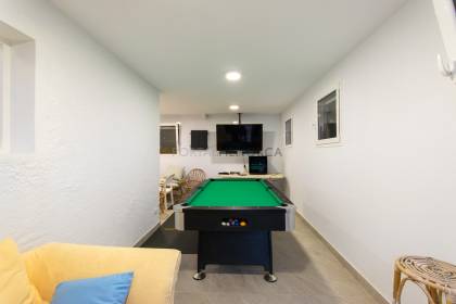 Chalet de 5 dormitorios con piscina y vistas al mar a la venta en S'Algar