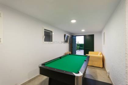 Chalet de 5 dormitorios con piscina y vistas al mar a la venta en S'Algar