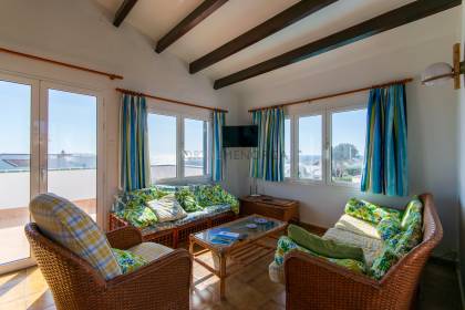 Chalet de 5 dormitorios con piscina y vistas al mar a la venta en S'Algar