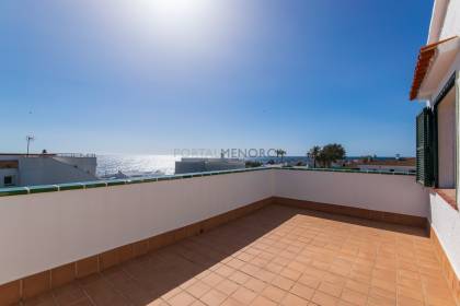 Chalet de 5 dormitorios con piscina y vistas al mar a la venta en S'Algar