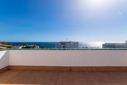 Chalet de 5 dormitorios con piscina y vistas al mar a la venta en S'Algar