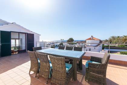 Chalet de 5 dormitorios con piscina y vistas al mar a la venta en S'Algar