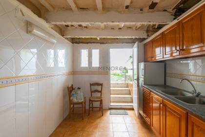 Maison à rénover avec sa propre cour en vente à Ferreries