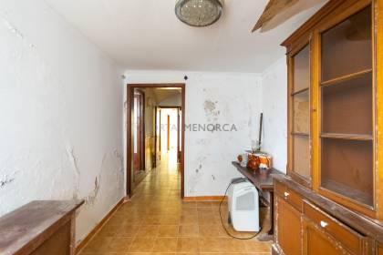 Maison à rénover avec sa propre cour en vente à Ferreries