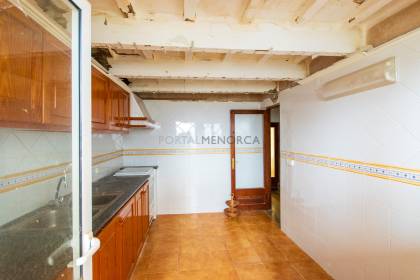 Maison à rénover avec sa propre cour en vente à Ferreries