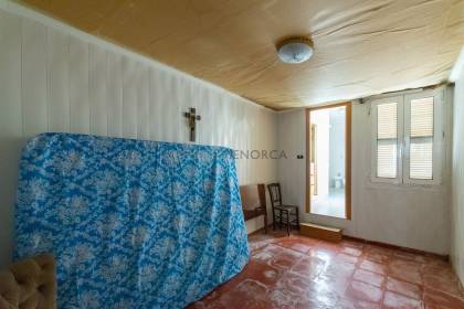 Maison à rénover avec sa propre cour en vente à Ferreries
