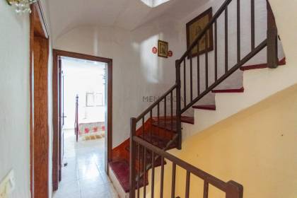 Maison à rénover avec sa propre cour en vente à Ferreries