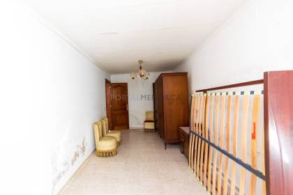 Maison à rénover avec sa propre cour en vente à Ferreries