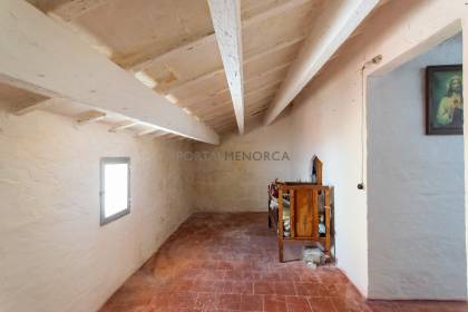 Maison à rénover avec sa propre cour en vente à Ferreries